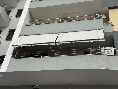 Tende ballkoni e prodhuar me porosi Tende ballkoni e prodhuar me porosi